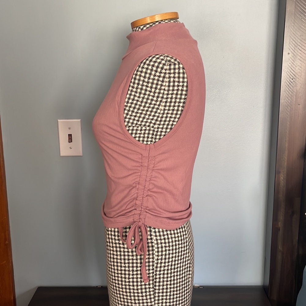 Pink Top - Picture 2 of 4